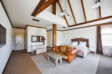 Фото номера Полулюкс (в дополнительном здании) Отель Ambassadori Kachreti Golf Resort г. Kachretʼi 3