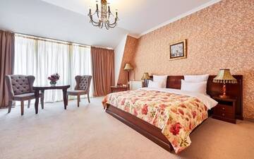 Фото номера Просторный номер с балконом (в дополнительном здании) Отель Ambassadori Kachreti Golf Resort г. Kachretʼi 3